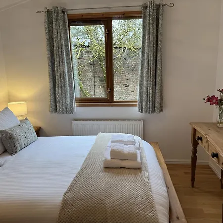 Walled Garden Lodges Loch Lomond Balloch Exterior photo