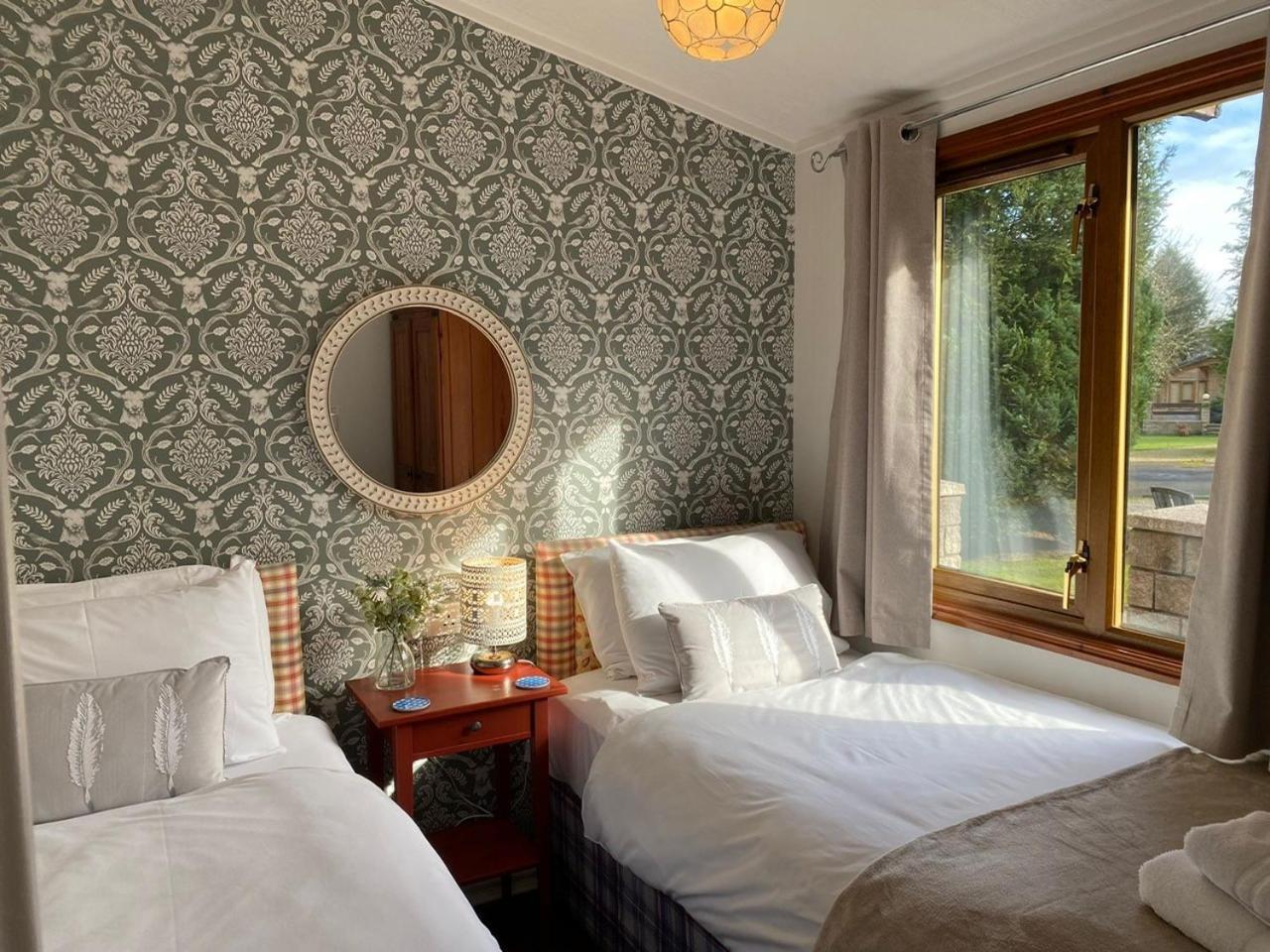 Walled Garden Loch Lomond * Balloch