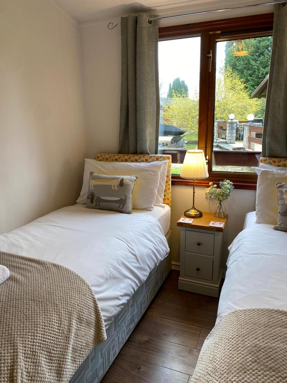 Walled Garden Loch Lomond Chalet *